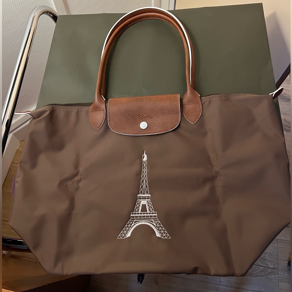 longchamp eiffel tower embroidered large tote in khaki color brand new